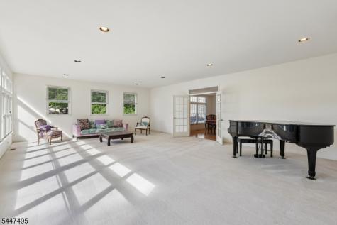 8 Pring Court West Orange NJ 07052