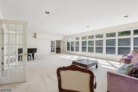 8 Pring Court West Orange NJ 07052