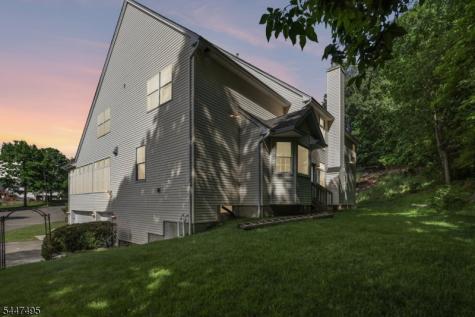 8 Pring Court West Orange NJ 07052