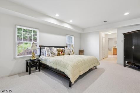 8 Pring Court West Orange NJ 07052