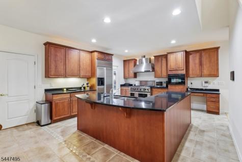8 Pring Court West Orange NJ 07052