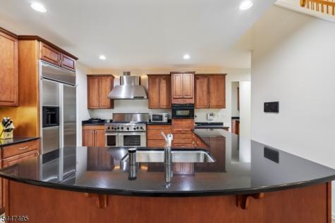 8 Pring Court West Orange NJ 07052