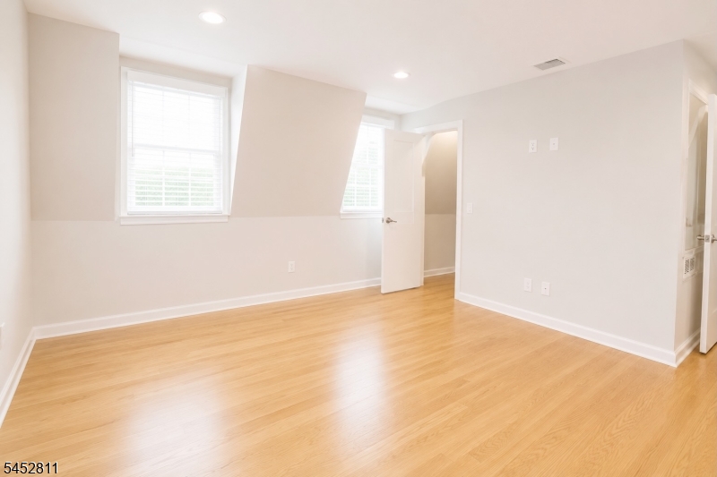 528 Cumberland Street Westfield NJ 07090