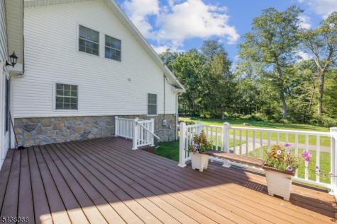2 Spring Brook Lane Lebanon NJ 08826