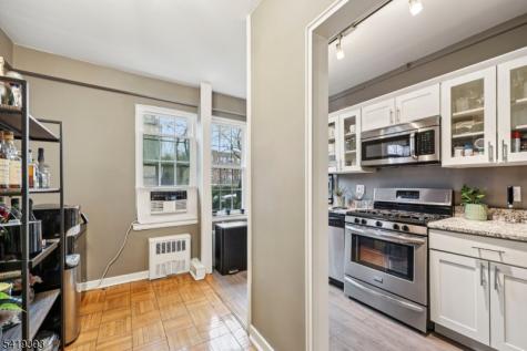 5 Roosevelt Place Montclair NJ 07042