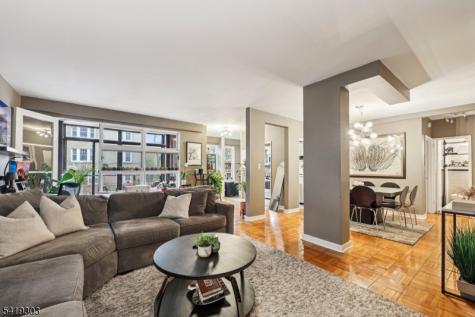 5 Roosevelt Place Montclair NJ 07042