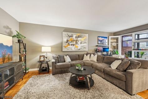 5 Roosevelt Place Montclair NJ 07042