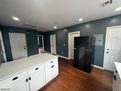 166 Renner Avenue Newark NJ 07112