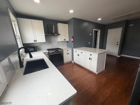 166 Renner Avenue Newark NJ 07112
