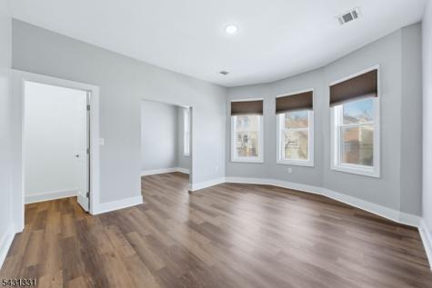 913 S 18th Newark NJ 07108