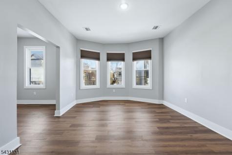 913 S 18th Newark NJ 07108