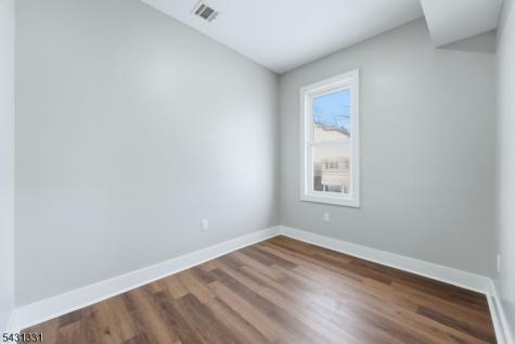 913 S 18th Newark NJ 07108