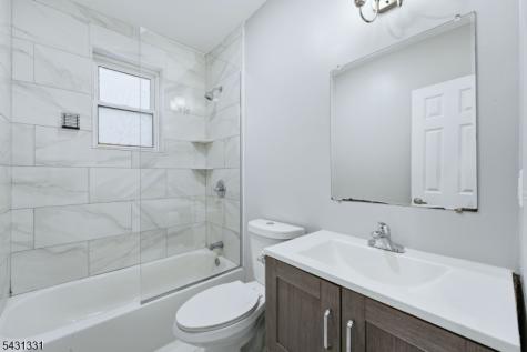 913 S 18th Newark NJ 07108