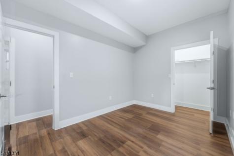 913 S 18th Newark NJ 07108