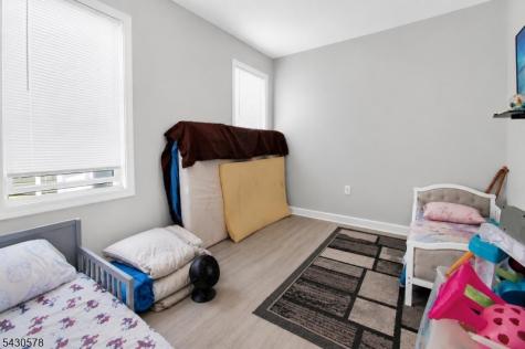 231 Amherst Street East Orange NJ 07018