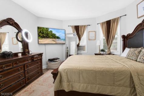 231 Amherst Street East Orange NJ 07018