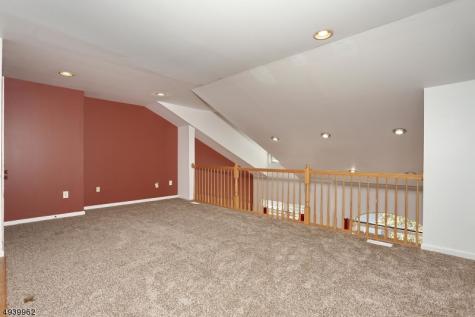 261 Riverwalk Way Clifton NJ 07014