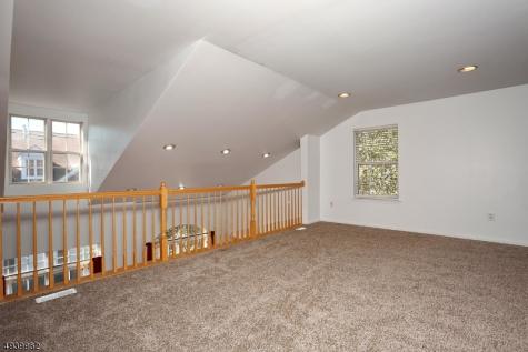 261 Riverwalk Way Clifton NJ 07014