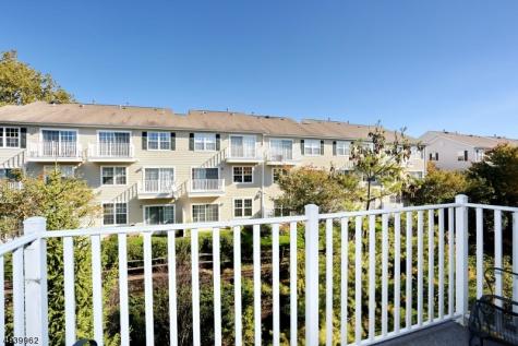 261 Riverwalk Way Clifton NJ 07014