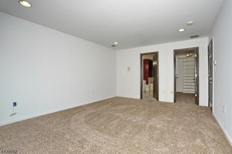 261 Riverwalk Way Clifton NJ 07014