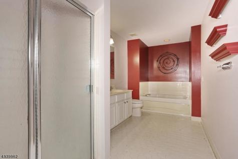261 Riverwalk Way Clifton NJ 07014