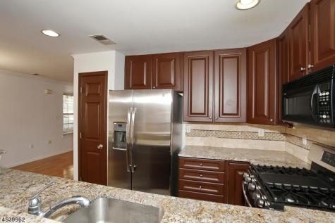261 Riverwalk Way Clifton NJ 07014