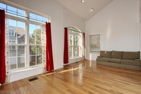 261 Riverwalk Way Clifton NJ 07014