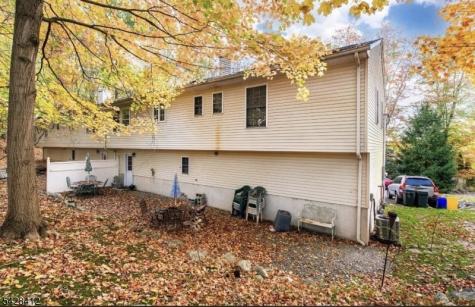 3 Undercliff Lane Lincoln Park NJ 07035