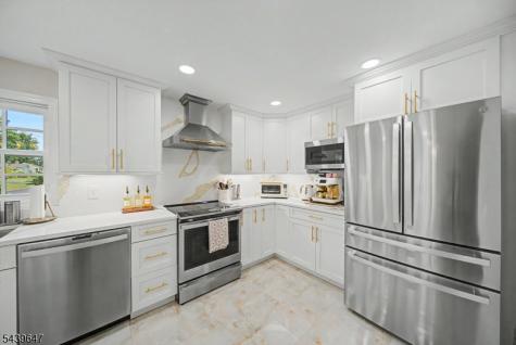 5 Forest Drive Roxbury NJ 07876