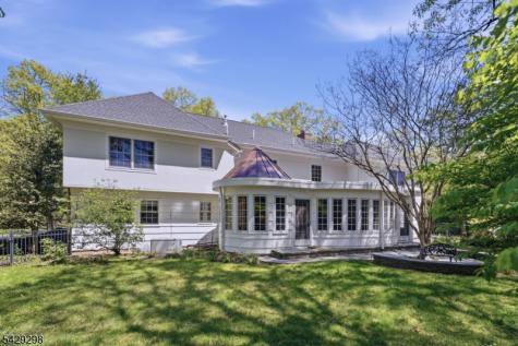 18 Tennyson Drive Millburn NJ 07078