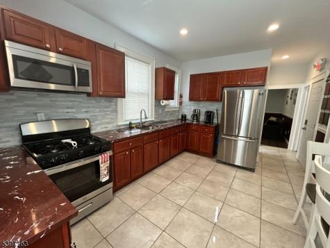 142 Mapes Ave Floor 1 Newark NJ 07112
