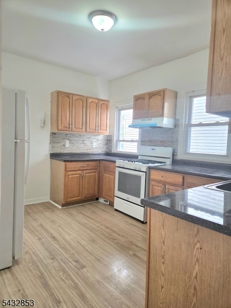 21 Davis Avenue East Orange NJ 07017