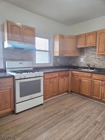 21 Davis Avenue East Orange NJ 07017