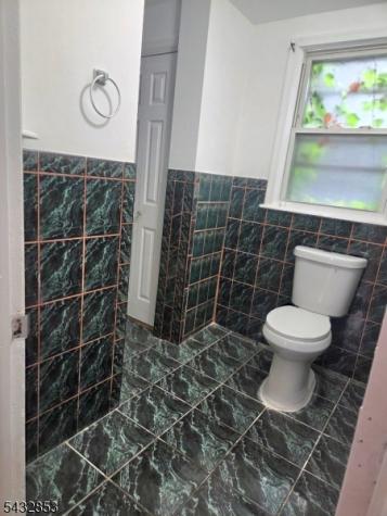 21 Davis Avenue East Orange NJ 07017