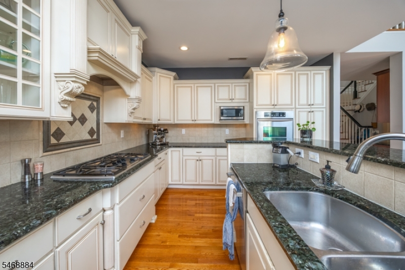 225 Holcombe Way Lambertville NJ 08530