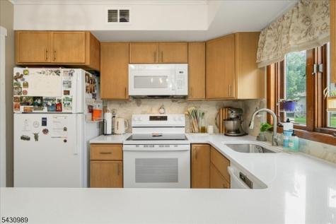 204 Dakota Drive Andover NJ 07848