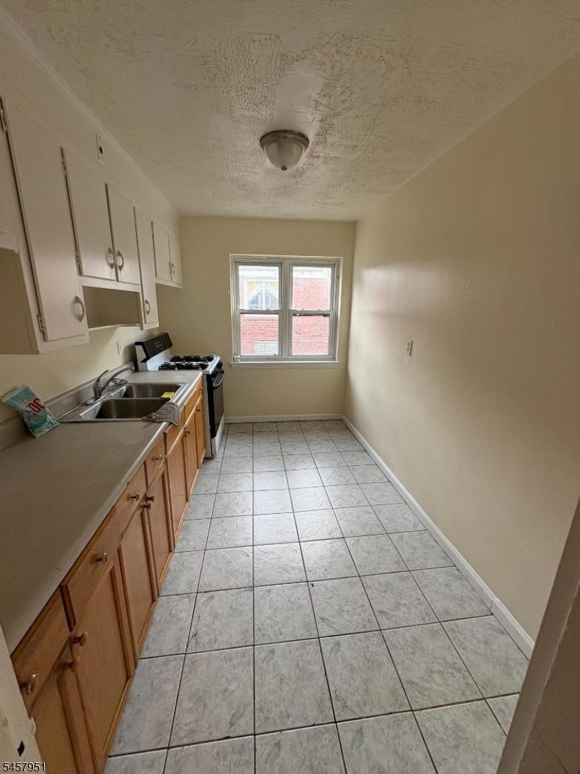 138 Midland Place Newark NJ 07106