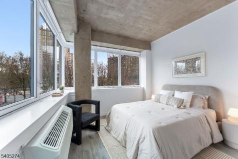 10 Commerce Court Newark NJ 07102