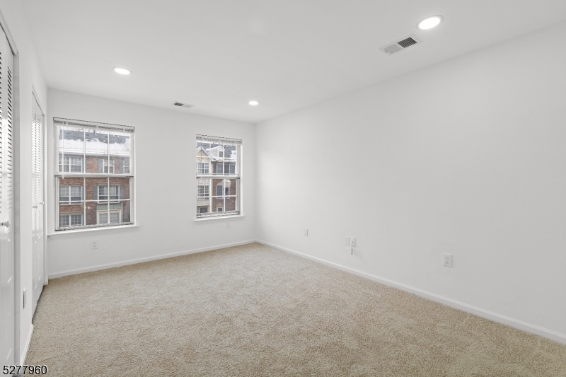 4 Boston Court Newark NJ 07103