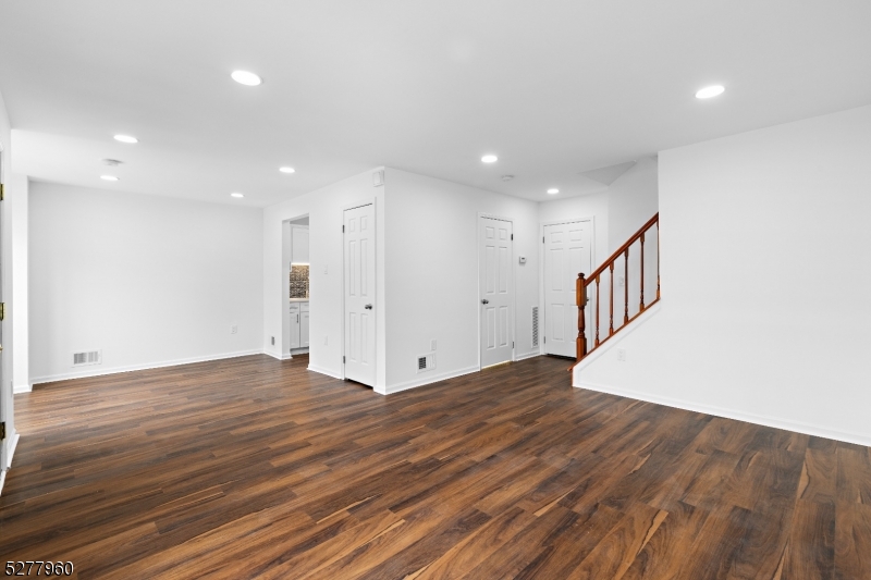 4 Boston Court Newark NJ 07103
