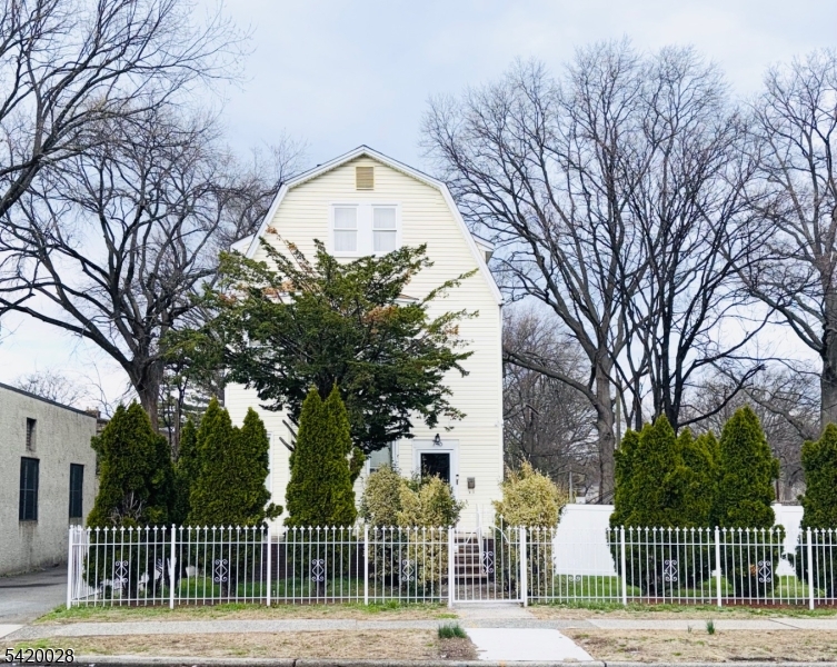 746 Springdale Avenue East Orange NJ 07017