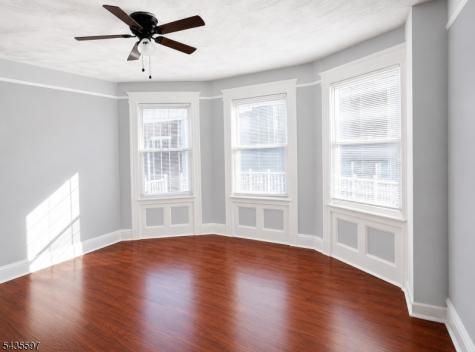 867 S 17th Street Newark NJ 07108