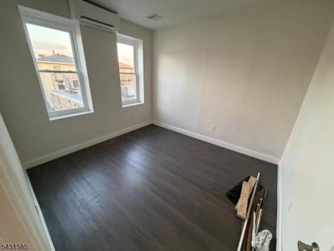 64 Mott Street Newark NJ 07105