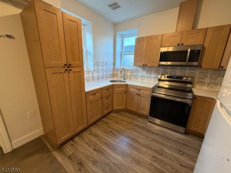 64 Mott Street Newark NJ 07105
