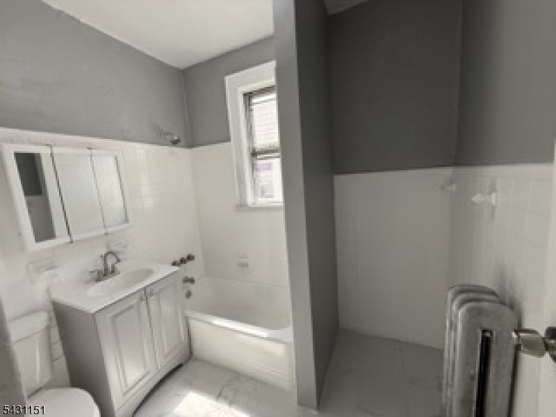 31 Aldine Street Newark NJ 07112