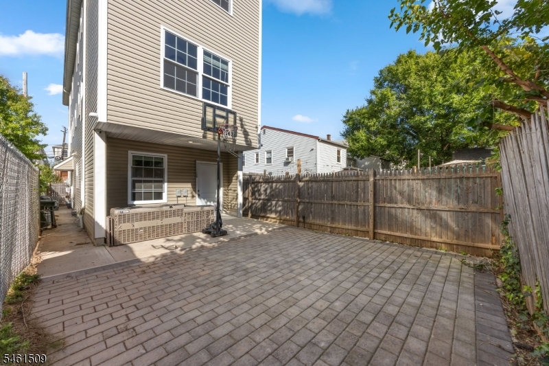 1034 William Street Elizabeth NJ 07201