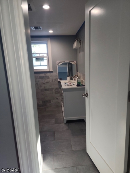 16 Bellevue Street Elizabeth NJ 07202