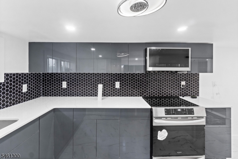 656 Park Avenue Elizabeth NJ 07208
