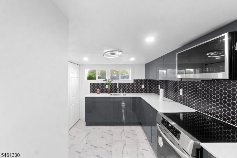 656 Park Avenue Elizabeth NJ 07208