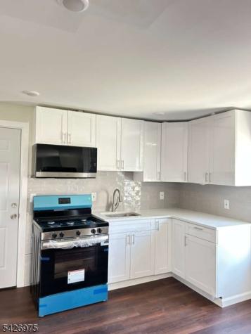 8 Hampton Street Newton NJ 07860